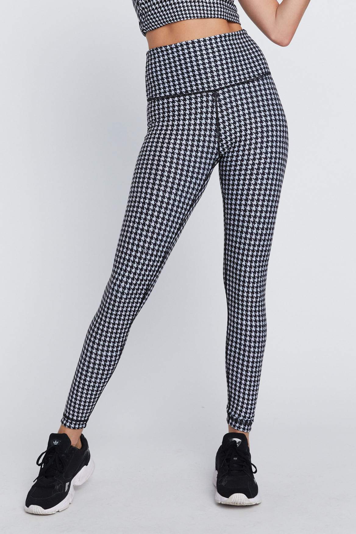 http://www.wearittoheart.com/cdn/shop/products/6_Wear-it-to-Heart-Black-And-WHite-Houndstooth_0.jpg?v=1598288991
